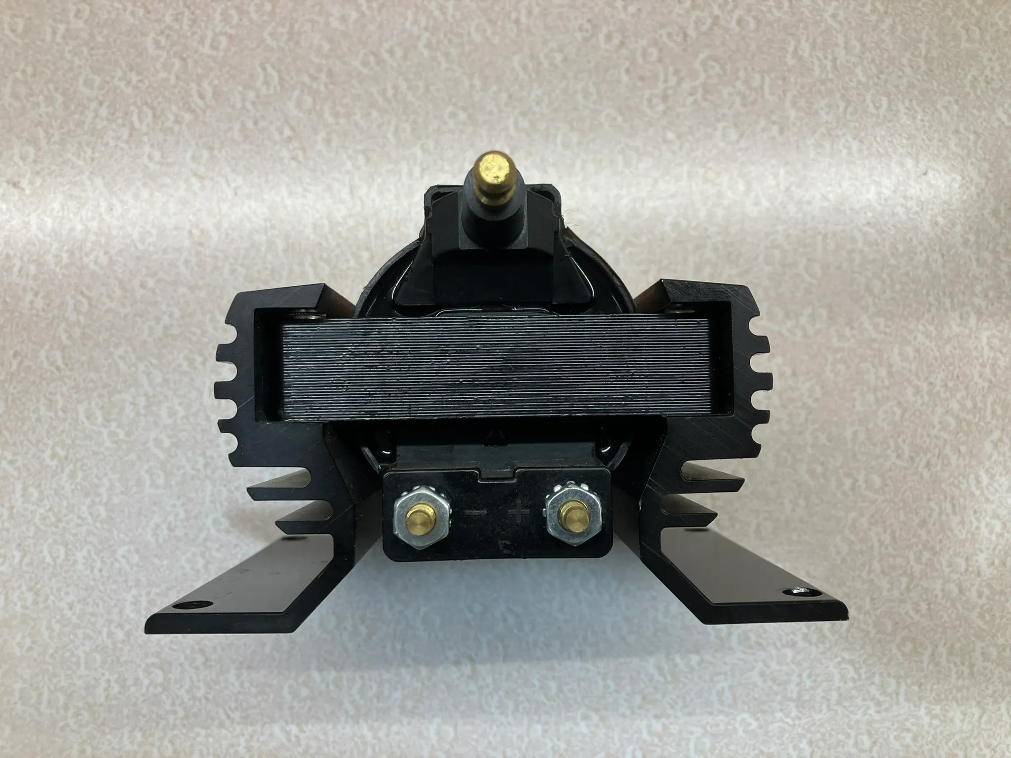 Pertronix Flamethrower HV Coil 60,000 Volt E-Core 0.45 ohm thumbnail 2